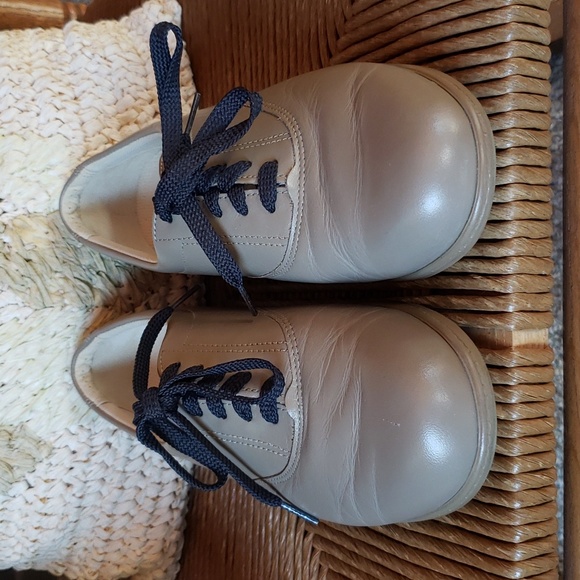 SAS walking shoes, size 9.5 W - Picture 2 of 11